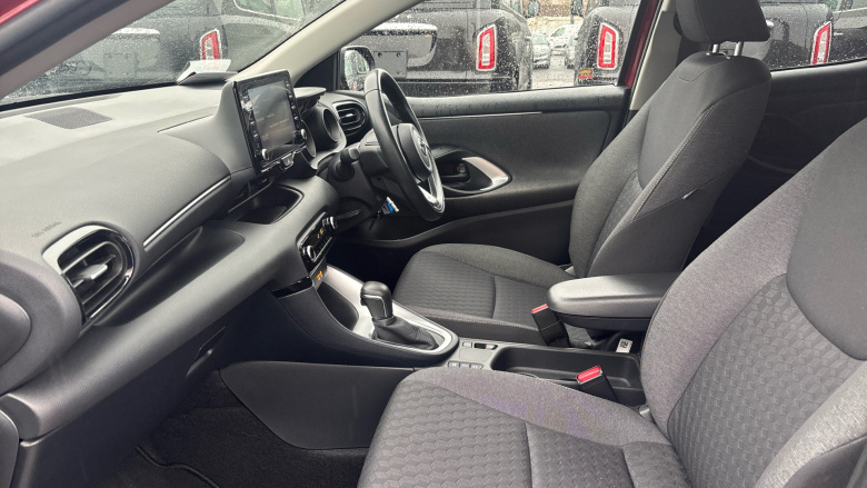 Toyota Yaris 1.5 Hybrid Design 5dr CVT Hybrid Hatchback